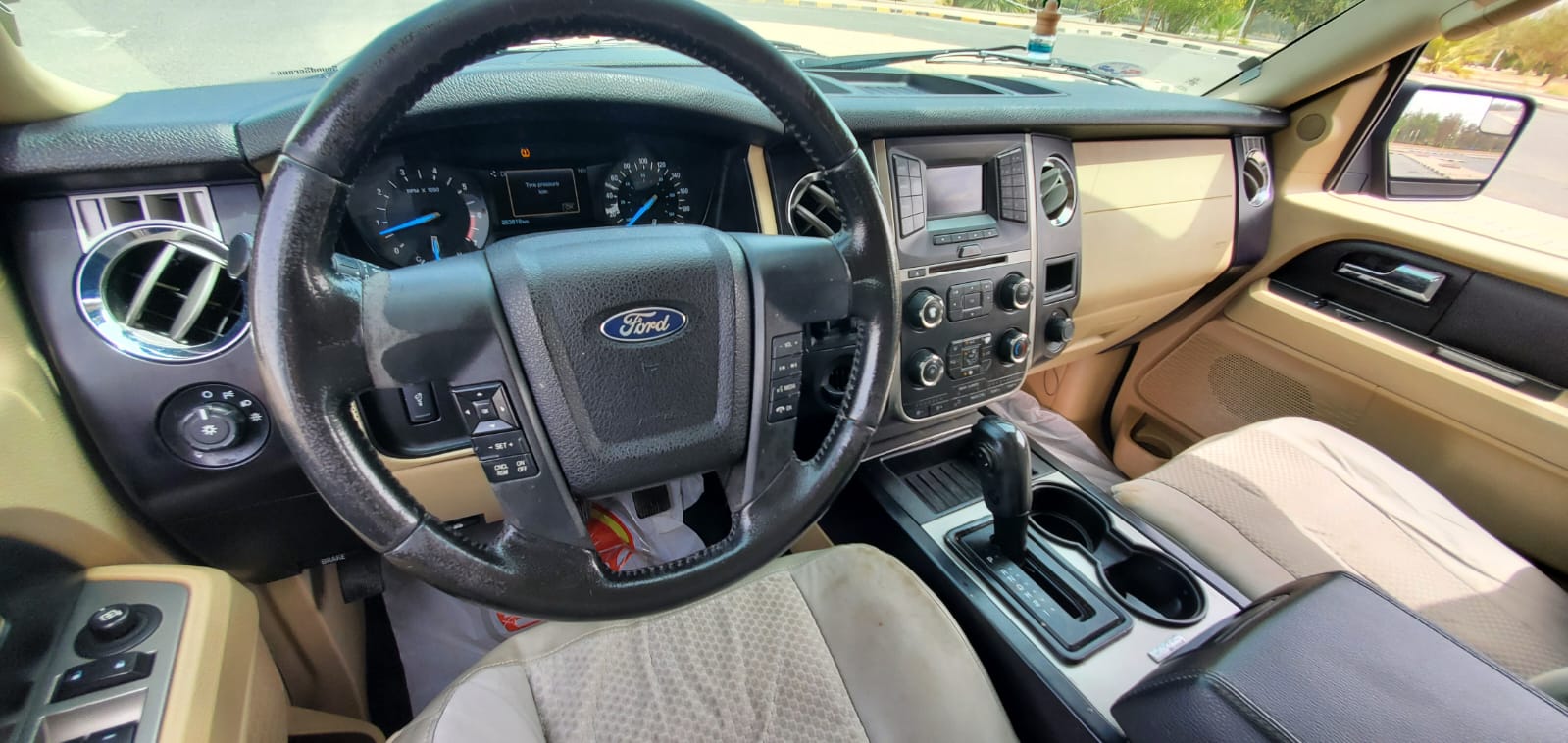 Ford؜ Expedition؜ 2015