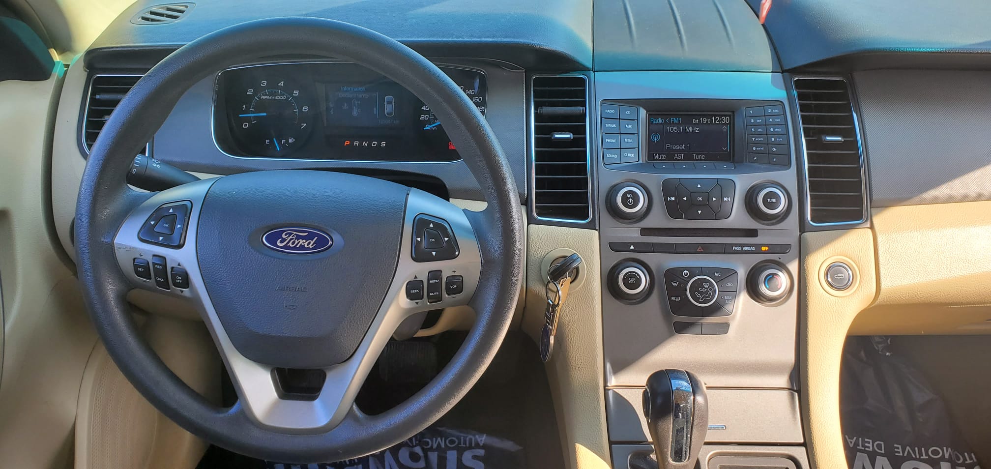 Ford؜ Taurus؜ 2014