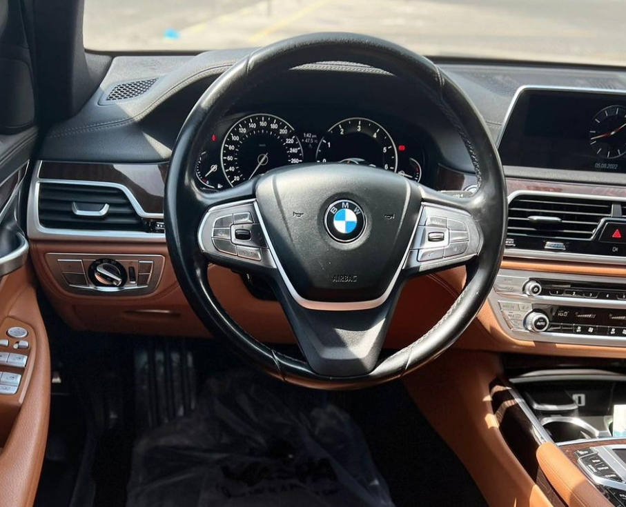 BMW؜ 740Li؜ 2017