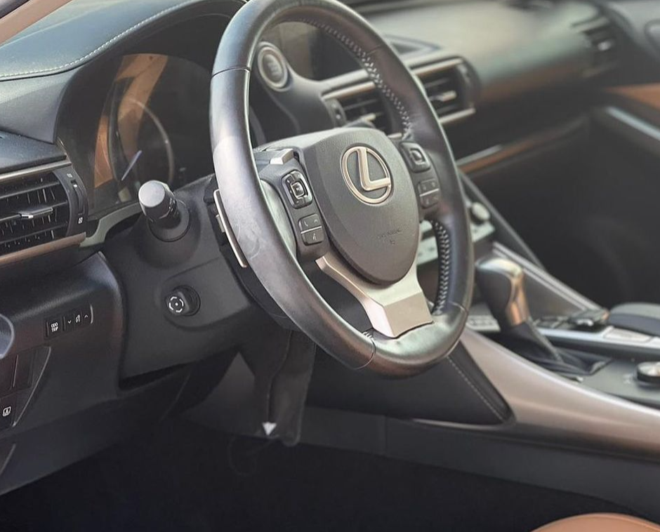 Lexus؜ IS200؜ 2017